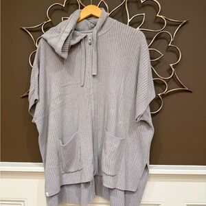 Barefoot Dreams Taupe Gray Ribbed Zip Up Poncho with Pockets